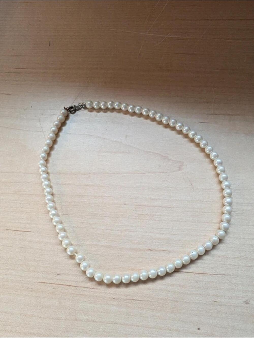 Vintage Faux Pearl Choker Necklace - Picture 5 of 5